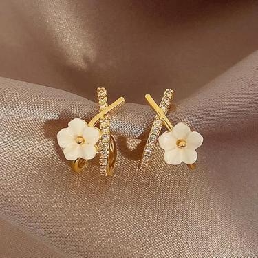 Imagem de Brincos de flor de concha de cruz doce, brincos elegantes e delicados para mulheres, adequados para uso diário e presentes