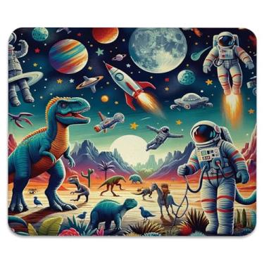 Imagem de Tapete de mouse antiderrapante para jogos e escritório com bordas costuradas 24 x 19 cm, design surreal de foguetes, dinossauros, planetas e personagens de astronautas, tapete de mesa durável e