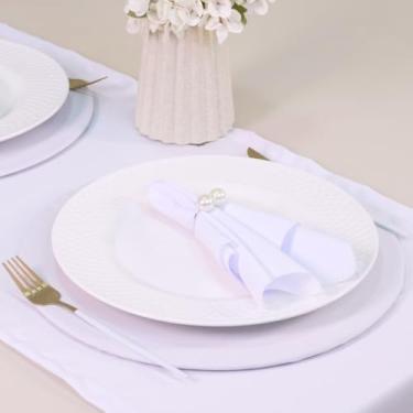 Imagem de Kit Mesa Posta, 7 Peças para 2 Lugares, Caminho de Mesa 130x40cm, Sousplat MDF, Guardanapos 35x35cm, Anel com Pérola, Oxford Poliéster (Branco e Prata)