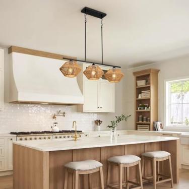 Imagem de Lustre de estilo campestre para sala de jantar, luminária pendente boho de vime com 3 lâmpadas e cúpula de vime, iluminação pendente costeira para ilha de cozinha, quarto, sala de estar e qu