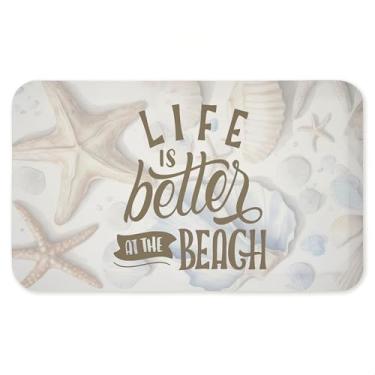 Imagem de Tapete antifadiga Better At Beach Seashells, tapete ergonômico acolchoado para cozinha e pé com suporte antiderrapante, tapete confortável ecológico, design por Kim Allen, 76 cm x 45 cm