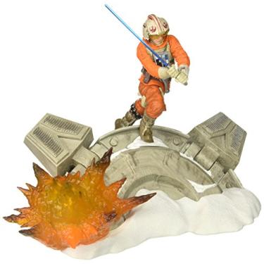 Imagem de Star Wars Black Series Luke Skywalker Statue Centerpiece - Action Packed Display of a Classic Scene - Light Up Feature - 3 AAA Batteries Not Included - Add More Characters to Build the Scene