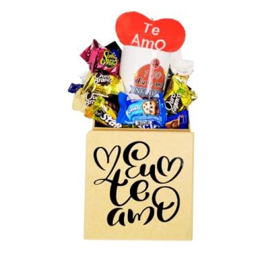 Imagem de Cesta de Chocolates Romântica, Presente para Namorados com Bombons Sortidos e Decoração Te Amo (Eu Te Amo)