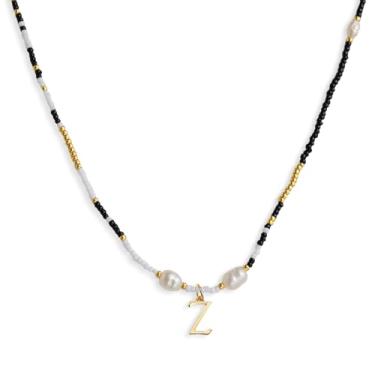 Imagem de Agriajun Gargantilha com inicial de pérolas douradas e pretas e brancas para mulheres e adolescentes, boêmio feito à mão, contas de sementes personalizadas, nome da letra, pequeno colar, praia,