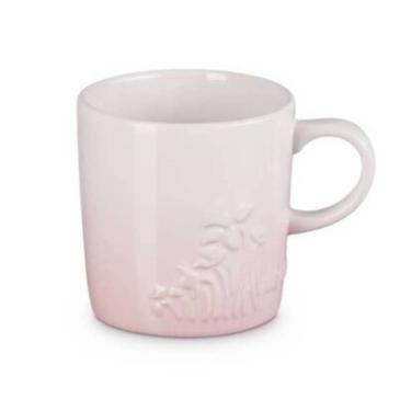 Imagem de CANECA LE CREUSET JARDIN 350ML EM CERAMICA COM RELEVO SHELL PINK 80042357770003