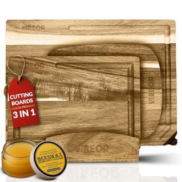 Imagem de Conjunto de tábua de corte de madeira de acácia – 3 tábuas ecológicas duráveis com afiador de facas, suporte e cera de abelha – para chefs, famílias e artistas – perfeito para cortar, servir e
