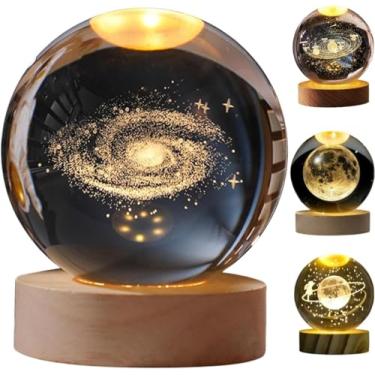 Imagem de Luminária Led de Mesa Bola de Cristal Vidro 3d Base Madeira Decoração Enfeite Leitura Presente - 6cm de diâmetro (Lua)