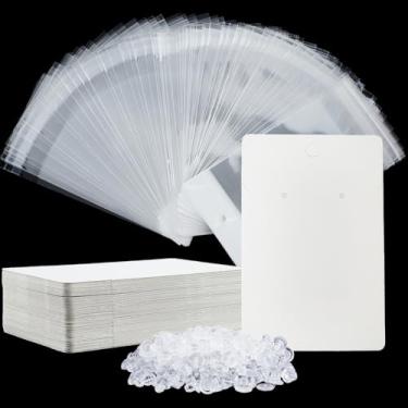 Imagem de SUNNYCLUE 100 peças de brincos brancos de 8,5 x 6,8 cm, expositor de cartão de joias com um par de sacos de plástico, porcas de orelha de plástico, kits de papelão de papel retangular para embalagem