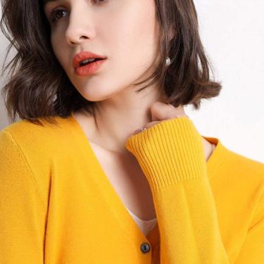 Imagem de Jaqueta de malha para mulher, primavera casual feminino com decote em v inferior malha cardigans tamanho grande solto sólido fino curto camisola casaco versátil