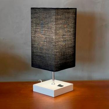 Imagem de Abajur Luminária de Mesa Clássica Quadrado MDF branco Com Interruptor Com Cúpula Preto Decoração Casa, sala Quarto e Escritorio