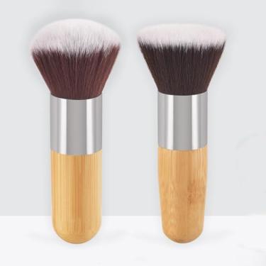 Imagem de 2 pincéis de maquiagem de rosto plano com cabo de bambu e cerdas sintéticas para líquido, creme e pó impecável