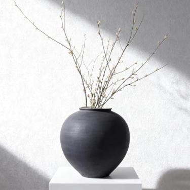 Imagem de Vaso rústico de cerâmica, vaso de flores alto minimalista para mesa, sala de estar, decoração de casa, banheiro, férias, casamento, conjunto de 1, preto arenito (preto e marrom, 23 cm)