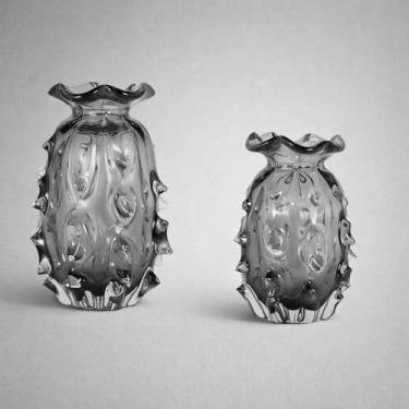 Imagem de Murano Kit de Vasos Decorativos em Vidro Cinza Quartzo, Estilo Trouxinha Texturizado, 2 Peças 13x20cm e 15x23cm, Design Contemporâneo para Decoração de Interiores