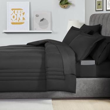 Imagem de Conjunto de edredom Queen listrado acolchoado – Conjunto elegante com edredom, protetor de colchão, conjunto de lençóis e fronhas — design listrado sofisticado para casa e quartos de hóspedes, preto