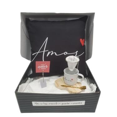 Imagem de Super Kit Presente Dia Namorados Almofada Caneca Mini Coador Café Individual (Preto)