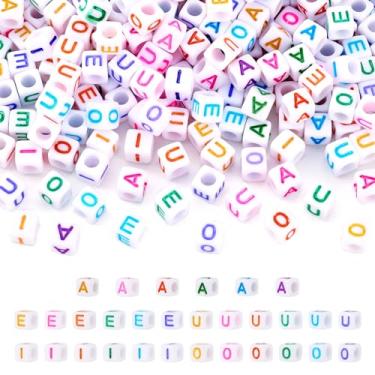 Imagem de FASHEWELRY 500 peças de contas quadradas de letras de vogal 6 mm contas coloridas do alfabeto contas acrílicas AEIOU para pulseira faça você mesmo, chaveiro, colar, fabricação de joias