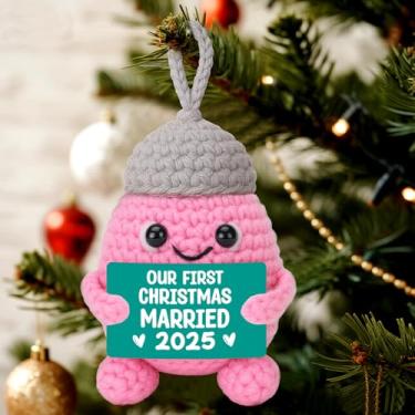 Imagem de Crochê feito à mão, nosso primeiro enfeite de casamento de Natal 2025 – decoração de lembrança de feriado recém-casado, presente romântico para casais, destaque de aniversário de casamento, árvore de