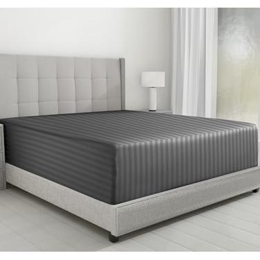 Imagem de Lençol de elástico California Design Den Luxury Hotel Stripe Queen, 100% algodão macio, cetim refrescante, ajuste confortável para todos os colchões, lençol inferior com bolso profundo - indicador lateral do pé - cinza escuro