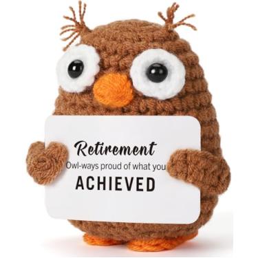 Imagem de Meias de Natal, decoração de coruja de crochê, presentes de aposentadoria para mulheres, colega de trabalho, despedida, decorações de festa de despedida, suporte emocional positivo, exibição de mesa