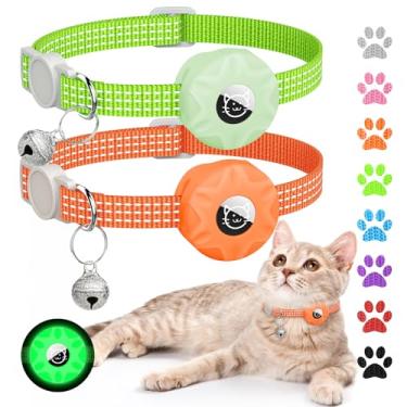 Imagem de Hoeraonr Pacote com 2 coleiras AirTag, coleira reflexiva para gatos com suporte para Apple Air Tag e sino para meninas, meninos, gatos, leve, ajustável para 20 a 33 cm (verde luminoso e laranja)