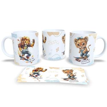 Imagem de Caneca de Cerâmica com Leão Roqueiro, Design Artístico, Estampa Musical em Jeans, Xícara para Café e Chá, 325ml (18816)