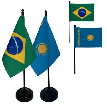 Imagem de Kit Bandeiras de Mesa Brasil e Cazaquistão, Base e Haste em Plástico Preto, Tecido Oxford, Uma Face