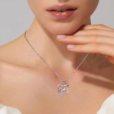 Imagem de 1 colar em formato de coração codificado por cores para senhoras e cavalos, colar de clavícula da moda europeia e americana, pingente de presente de dia dos namorados