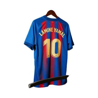 Imagem de Camisa De Futebol Clássica Com Listras Azuis E Vermelhas AI ChatGPT La