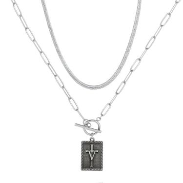 Imagem de MANZHEN Conjunto de colar de cruz com inicial em camadas, corrente de cobra prata com pingente de letra quadrada, gargantilha feminina com fecho de botão, 18 Inches, Metal, Sem Pedra Preciosa