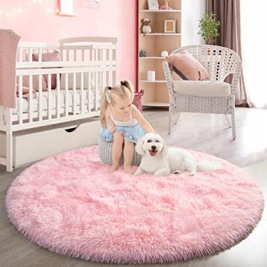 Imagem de FlyDOIT Tapete redondo rosa para quarto, tapete super fofo para berçário, tapete peludo de 1,5 m x 1,5 m para quarto de crianças, tapete felpudo fofo e macio para decoração de casa para meninas, tapete felpudo para dormitório