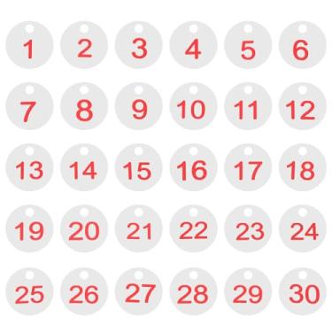 Imagem de PATIKIL 1-30 etiquetas numeradas de plástico redondo numerado identificação identificação chave pendurar etiqueta para chaveiro de dormitório caixa de armário de academia, branco com texto vermelho