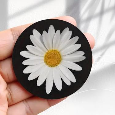 Imagem de Ímã de geladeira vintage margarida branca design de fundo escuro - adesivo de geladeira redondo acrílico de 5,8 cm, presente de decoração retrô, tamanho perfeito para geladeira, armário ou qualquer