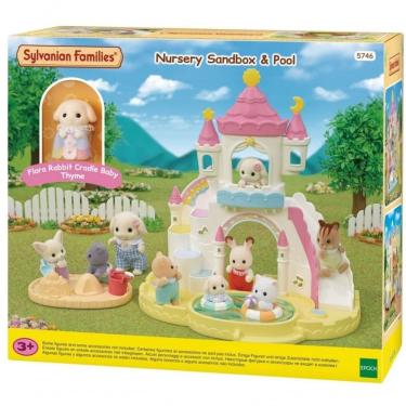 Imagem de Piscina e Caixa de Areia 5746 com Escorregador e Acessórios Inclui Bebê Flora Rabbit Branco Epoch