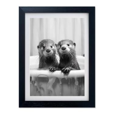 Imagem de Arte de parede de animal engraçado preto e branco emoldurado com lontras fofas na banheira decoração de banheiro impressão em tela pinturas arte para parede