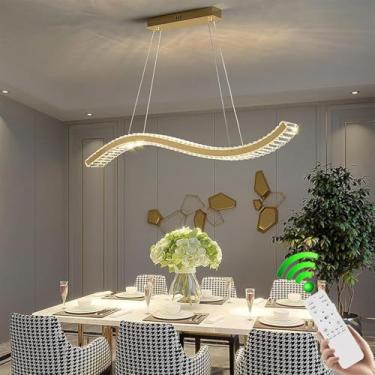 Imagem de Luminária pendente LED moderna de cristal, 58W, com controle remoto, para mesa de jantar, com altura ajustável, estilo nórdico, ideal para sala de estar e cozinha.
