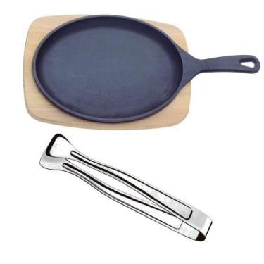 Imagem de Kit Churrasco Tábua Oval Madeira Teca Ferro Fundido Tramontina e Pinça
