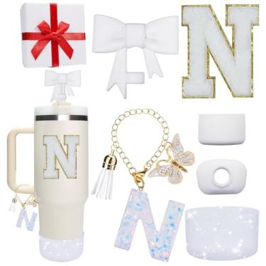 Imagem de Miglaja Acessórios rosa para Stanley Cup 850.5 g 1,134.0 g, todos os acessórios caixa de presente contêm topo de palha de flor, bota de silicone, adesivos de letras e pingentes, conjunto de tampa de