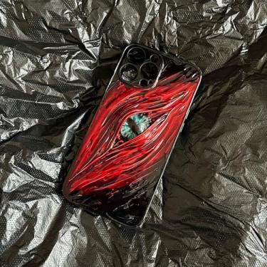 Imagem de Unitvbba Capa de telefone gótica 3D feita à mão com olho de monstro – Ajuste personalizado para todos os modelos de telefone – Exclusivo para fãs de terror, cosplay, amantes de estética escura (olhos