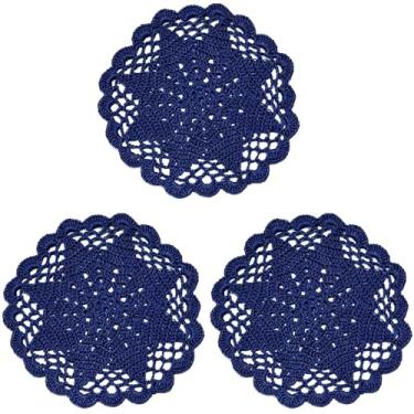 Imagem de BOMHCS Pacote com 3 peças de toalhas de crochê de 15,2 a 20,3 cm, porta-copos feitos à mão para canecas de plantas pequenas (azul marinho, intervalo de 15 a 20 cm)