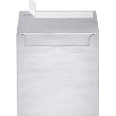 Imagem de Envelopes de convite quadrados de papel LUX para cartões de 5 3/4 x 5 3/4 em envelopes metálicos prata de 36 kg. Envelopes imprimíveis para convites, com selagem de descascar e pressionar, pacote com 50, tamanho do envelope 6 x 6 (prata)