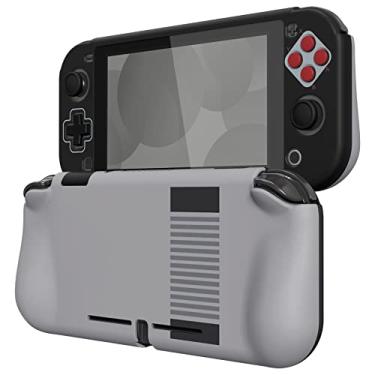 Imagem de PlayVital ZealProtect Capa protetora para Nintendo Switch Lite, capa dura ergonômica para Nintendo Switch Lite com protetor de tela e tampas de botão - estilo clássico NES