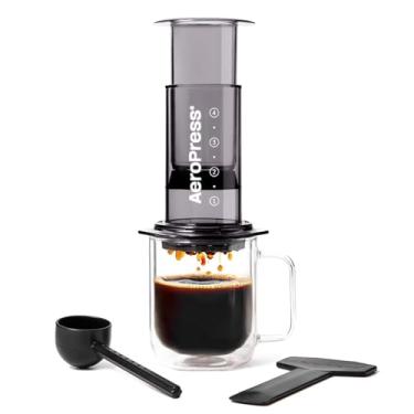 Imagem de AeroPress Clear Black Coffee Press – Cafeteira manual estilo French Press, Pour-Over e Espresso, pronta em 2 min, menos amargor, mais sabor, compacta e portátil para viagens e camping