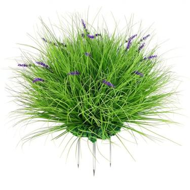 Imagem de QIANYUN Grama verde artificial de 51 cm com estacas de lavanda, plantas de grama sintética para decoração de jardim ao ar livre, vegetação resistente a UV para decoração de quintal, pátio e gramado (1