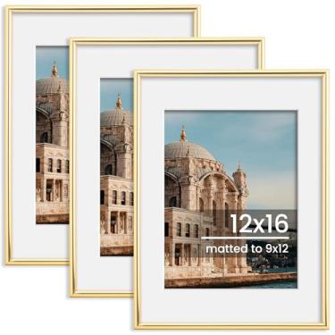 Imagem de FLYJOE Moldura para fotos de 30 x 40 cm, exiba imagens 22 x 30 cm com tapete ou 30 x 40 sem tapete, moldura para pendurar na parede, dourado, pacote com 3