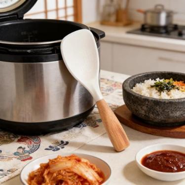 Imagem de 1 colher de arroz em pé de silicone, pá de arroz para uso doméstico, resistente ao calor, antiescaldante, arroz antiaderente, colher de arroz para pendurar, servidores de arroz e batata, colheres de