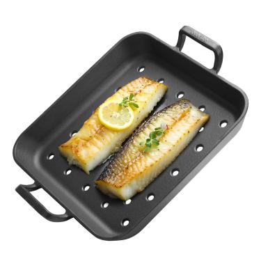 Imagem de onlyfire Frigideira de ferro fundido, frigideira pré-temperada de 30 cm com superfície de grelha perfurada antiaderente e alças duplas, frigideira de ferro fundido para churrasqueira, forno e fogões