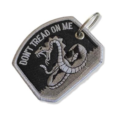 Imagem de M0149-002 Don’t Tread On Me Patch Bordado 7x6cm (C) Chaveiro)