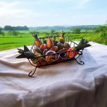 Imagem de Fruteira Mesa Rústica Quadrada Ferro e Madeira Maciça - Estilo Rústico