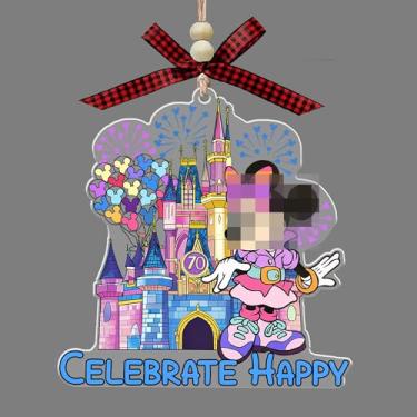 Imagem de Mouse Girl 70th Celebration Happy Acrylic Ornamento - Castelo de cores felizes - Castelo de desenho animado para meninas - Fãs - Parque mágico de celebração (com laço vermelho e contas de madeira)
