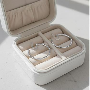 Imagem de Brincos De Argola Dourados Com Fecho De Pressão Festa